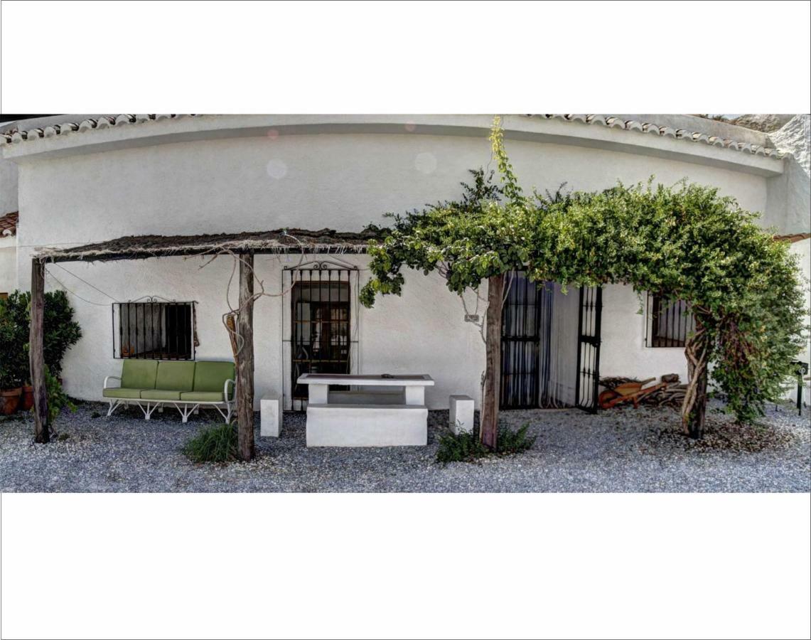 Cueva Alfano Villa Freila Exterior photo